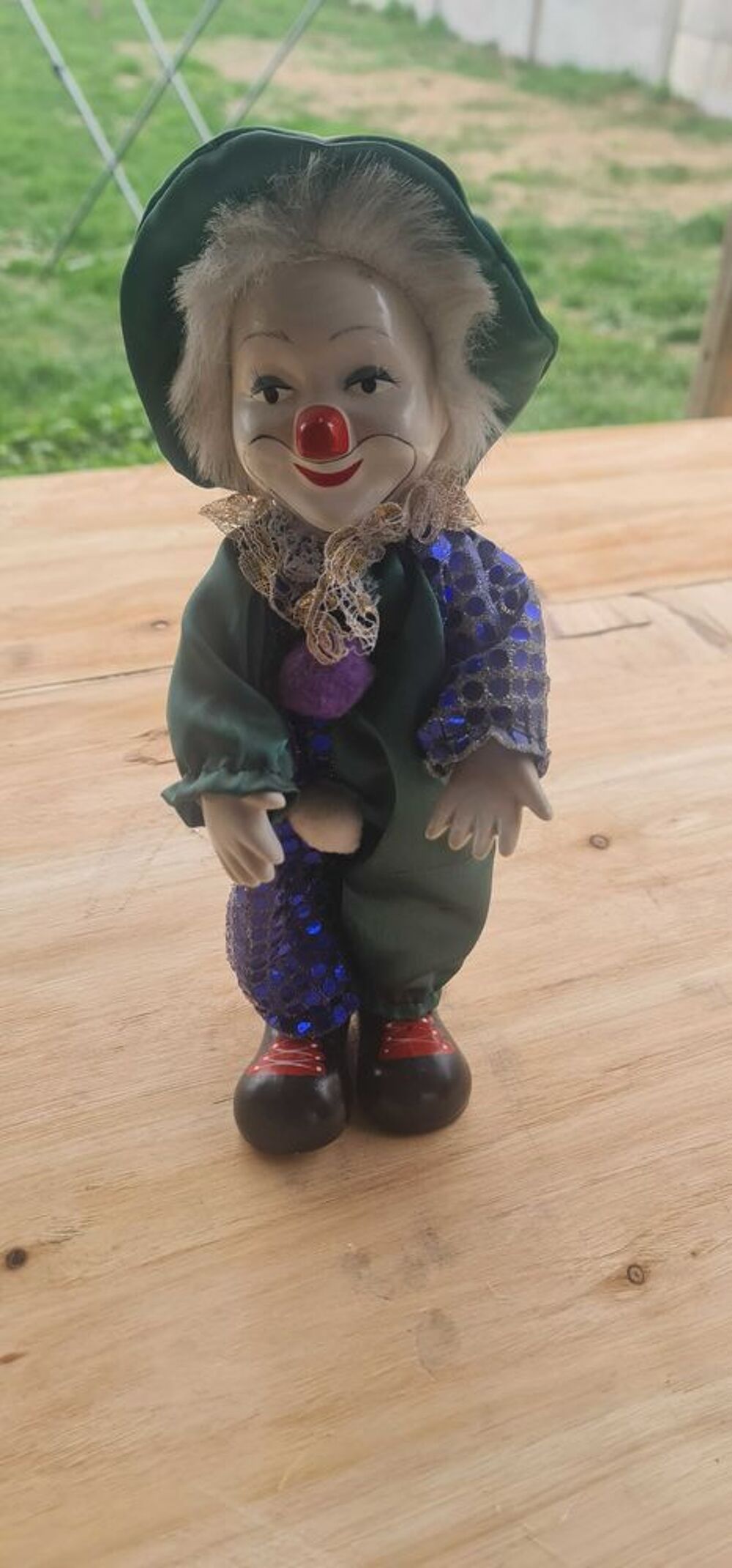 poup&eacute;e clown automate 