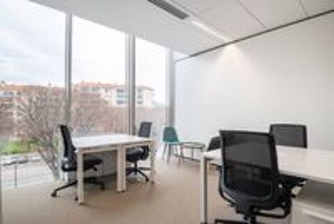   De magnifiques bureaux sur mesure pour 3 personnes à Paris, Spaces Etoile  
