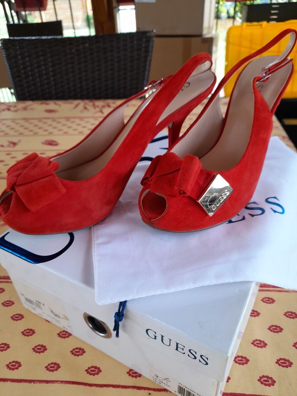 Chaussures GUESS 38 talon 10cm Chaussures