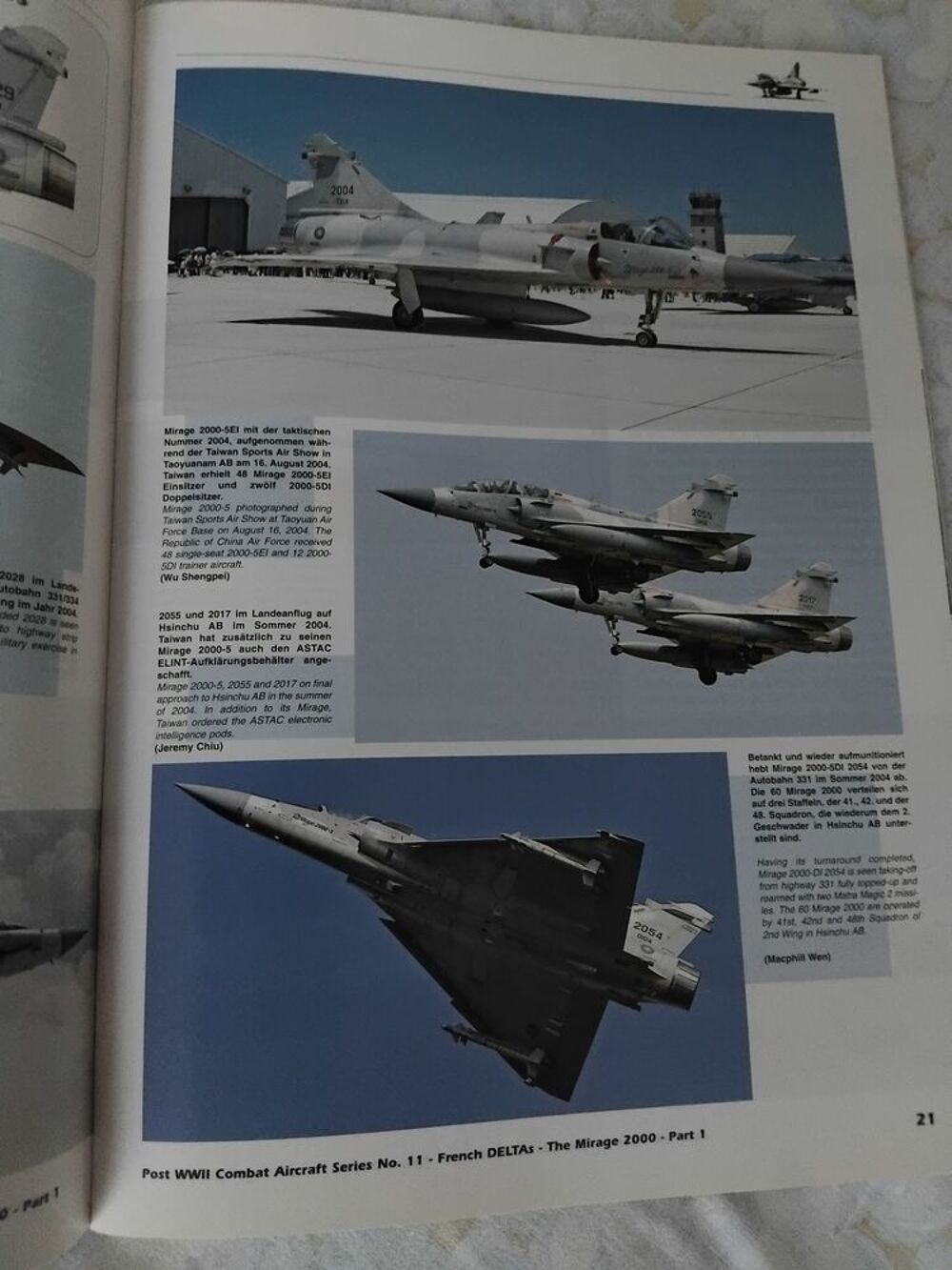 FRENCH DELTAS MIRAGE 2000 PART 1 AIRDOC N&deg;11. Livres et BD