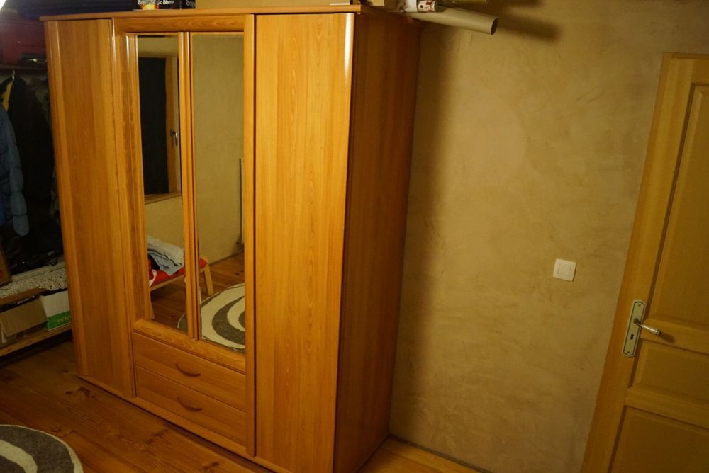 Grande armoire de chambre / penderie + 2 miroirs Meubles