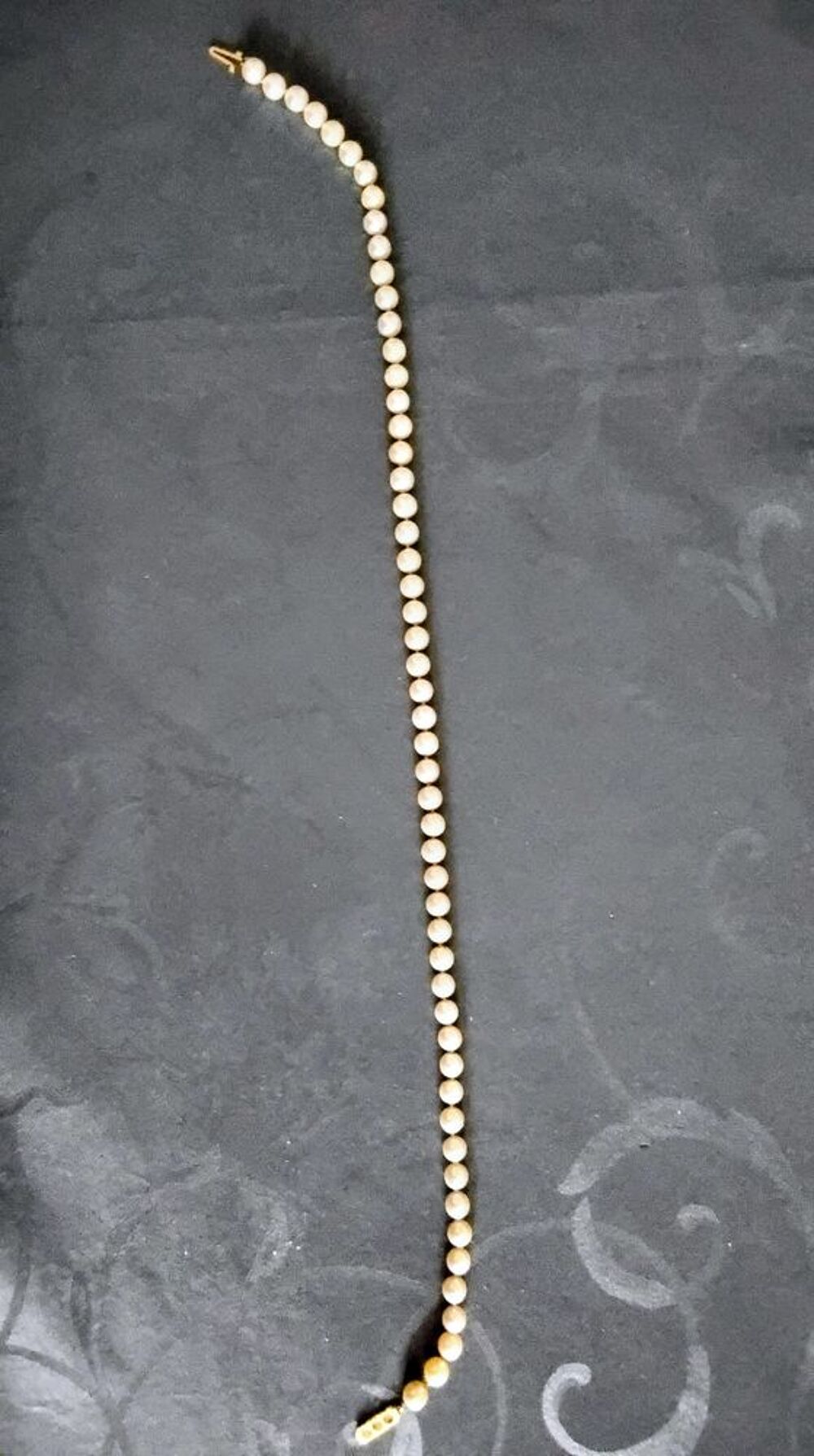 Collier de perles de Culture. Bijoux et montres