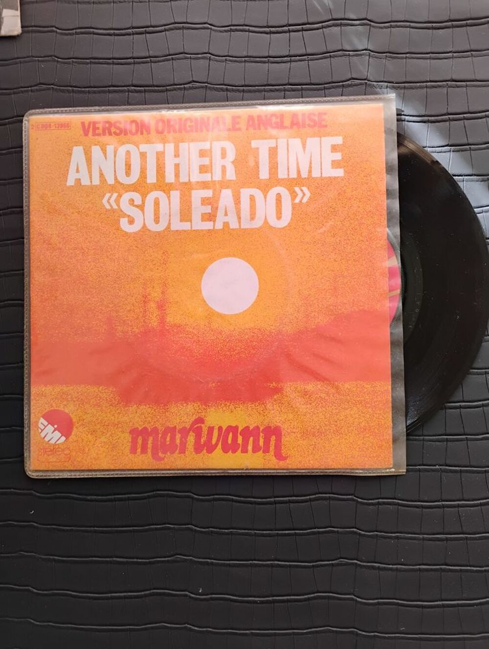 Lot de 45t/vari&eacute;t&eacute;s &eacute;trang&egrave;res CD et vinyles