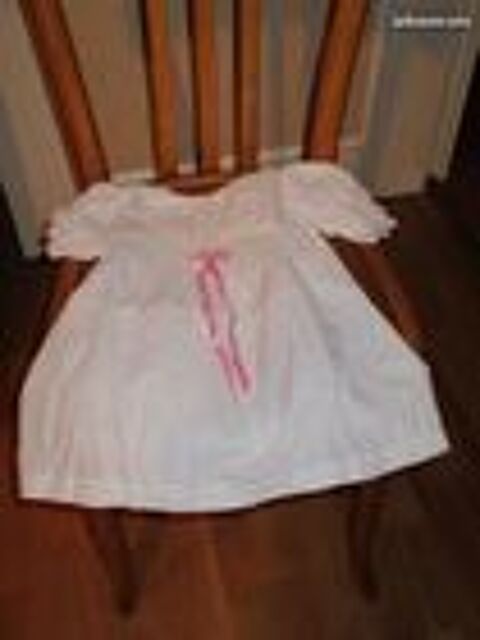 Robe avec broderie rose 0 M�rignies (59)