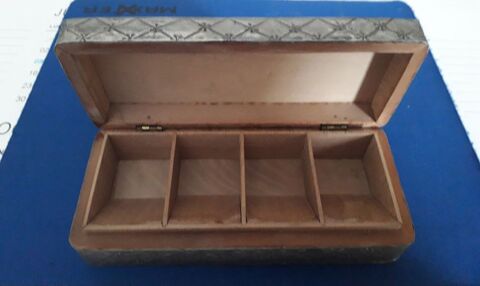 Ancienne bo�te � timbre en bois et m�tal 40 Verneuil-sur-Vienne (87)