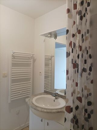  Appartement à louer 3 pièces 64 m²
