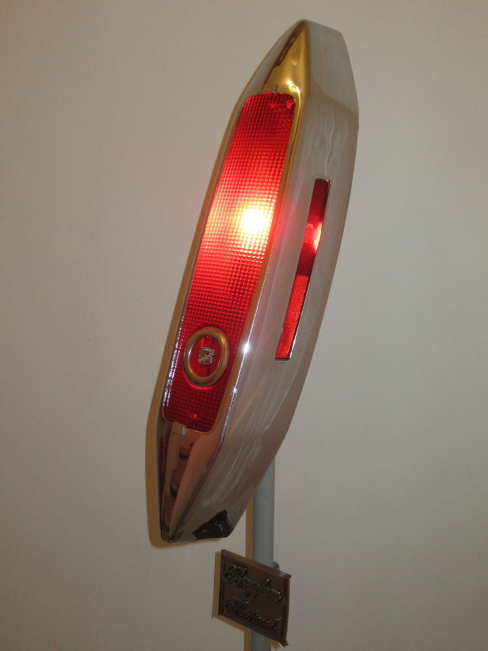 Lampe feu arri&egrave;re Cadillac Fleetwood USA. Décoration