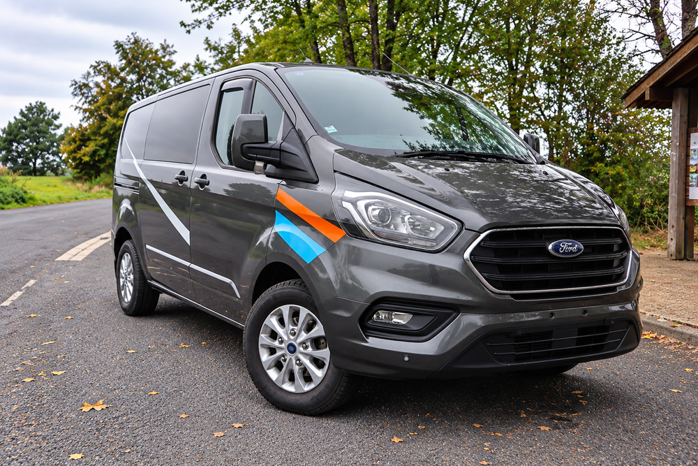 Transit Custom TRANSIT CUSTOM FOURGON 340 L1H1 1.0 ECOBOOST 120 PHEV LIMITED 2020 occasion 19430 Goulles