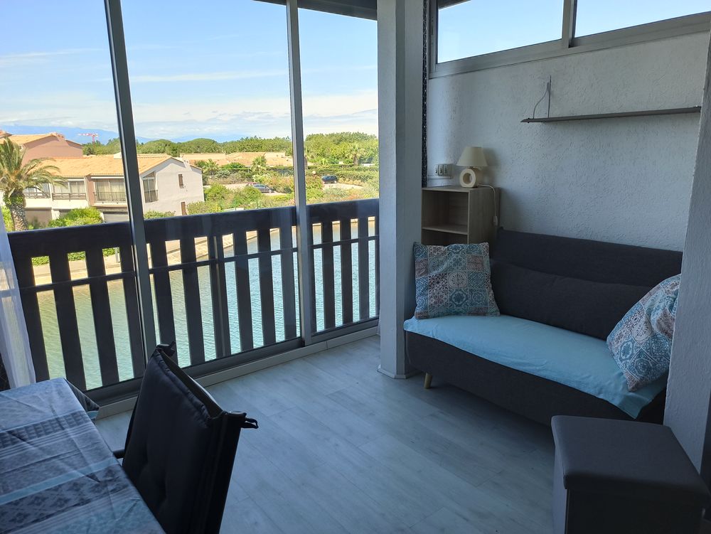   NOUVEAU: 2 pièces sur l'eau,100m plage, calme, jolie vue. Vacances  / Offres de location 