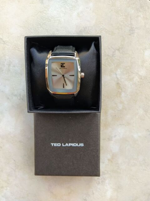 Montre homme Ted Lapidus.
TL 5117702 avec pile neuve.
Style classique, Quartz.
Bracelet en cuir marron fonc. 25 La Chausse-Saint-Victor (41)