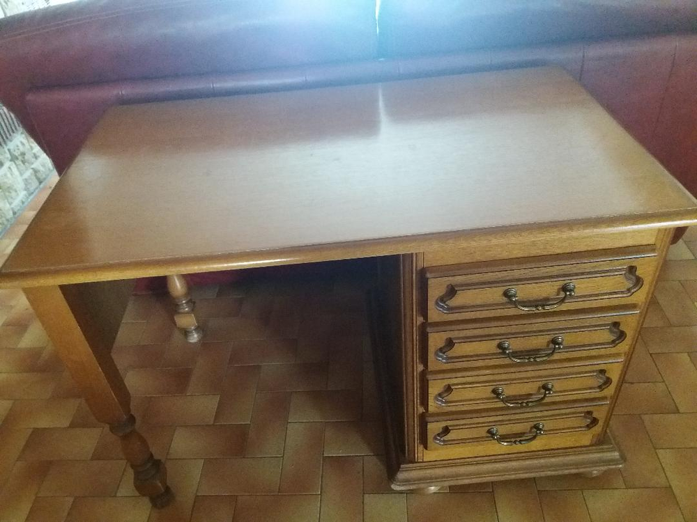 AV Bureau Meubles