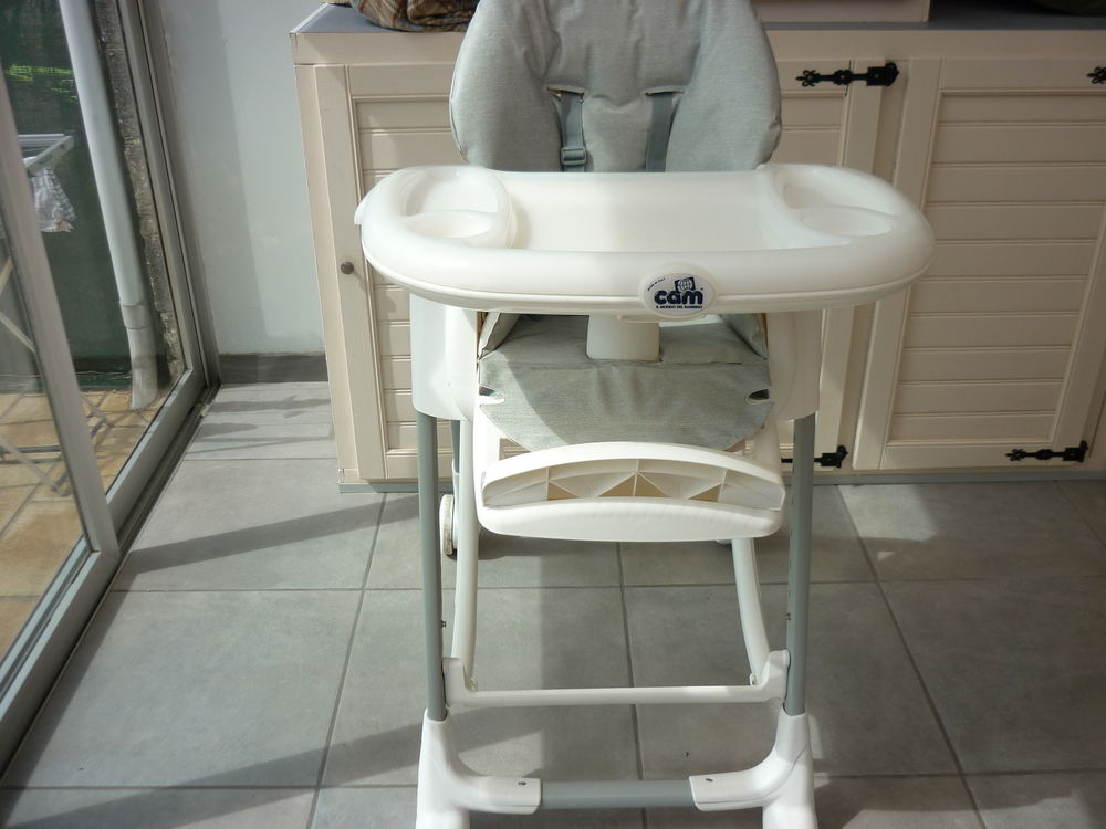 chaise haute pour b&eacute;b&eacute;s ou petits enfants
Mobilier enfants