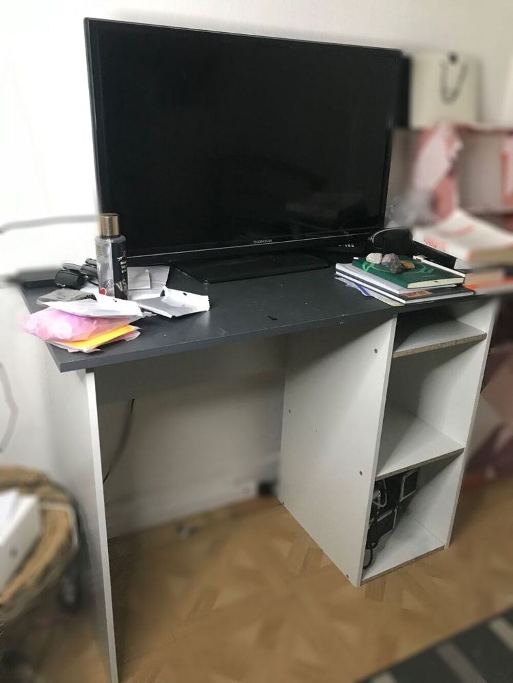 Bureau en tr&egrave;s bonne &eacute;tat Meubles