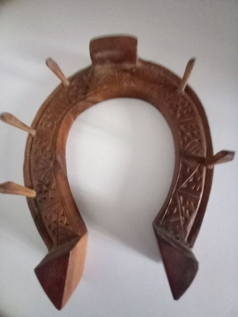 Fer  cheval en bois vintage pour dco 12 Villiers (86)