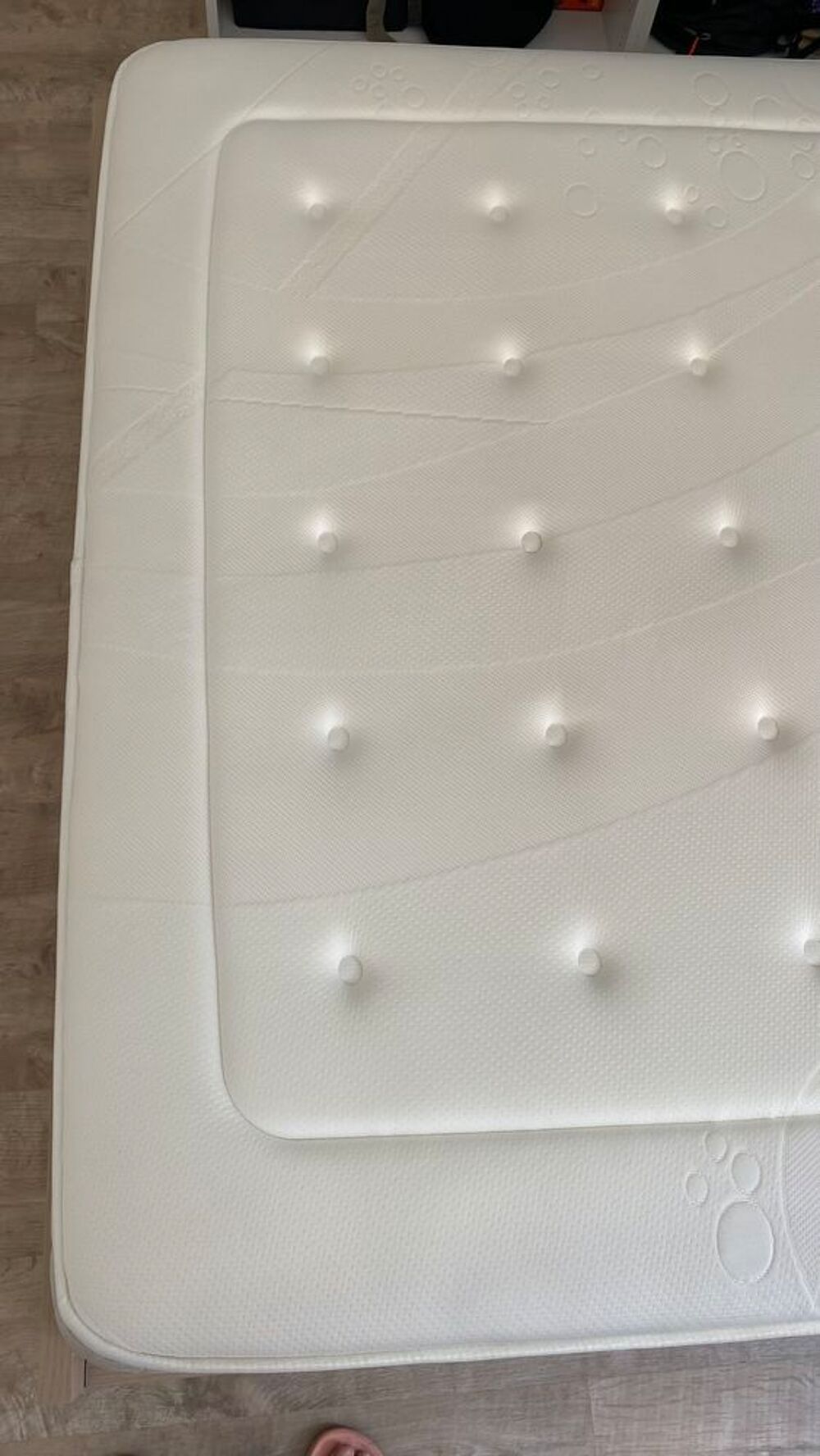Matelas en excellent &eacute;tat 140x190 Meubles