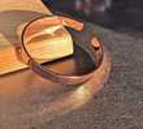 Bracelet jonc en cuivre magn&eacute;tique finition lisse Bijoux et montres