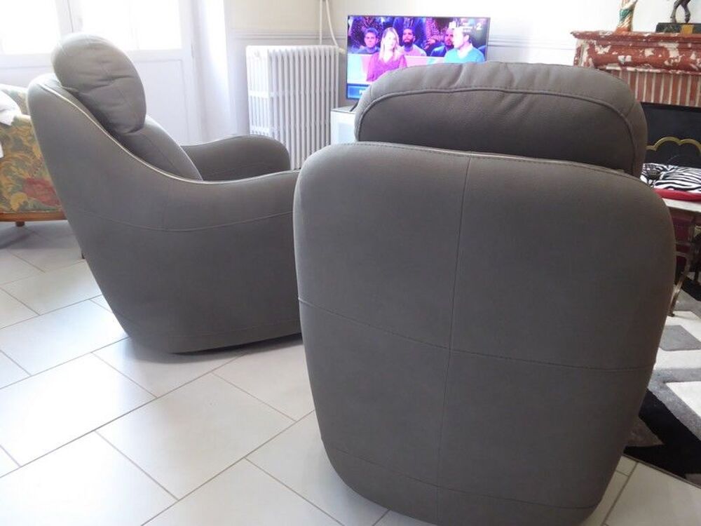 Fauteuils Cabriolet NEUFS 
Marque "Mobilier de France" Meubles