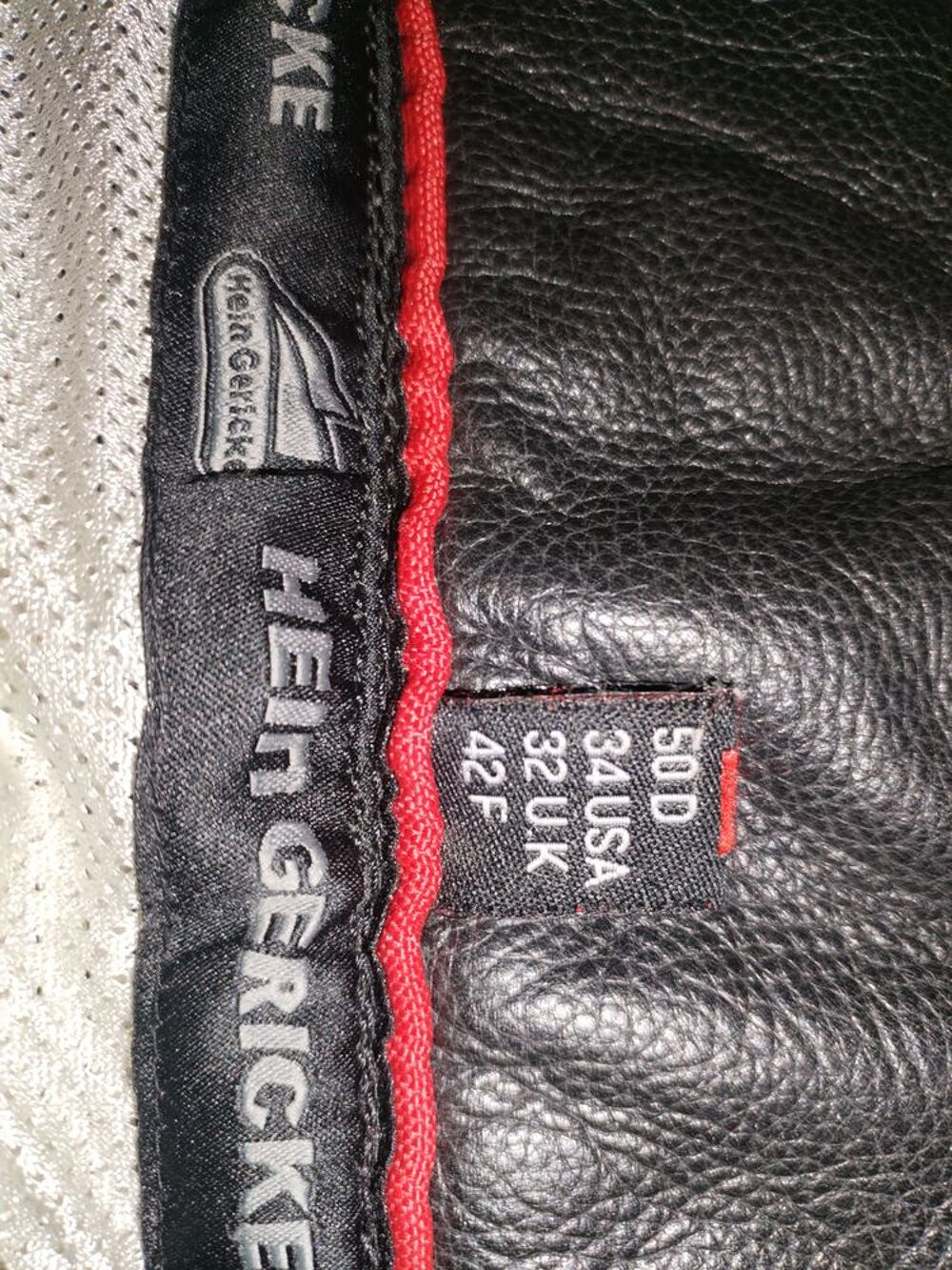 Pantalon moto cuir taille M Vêtements