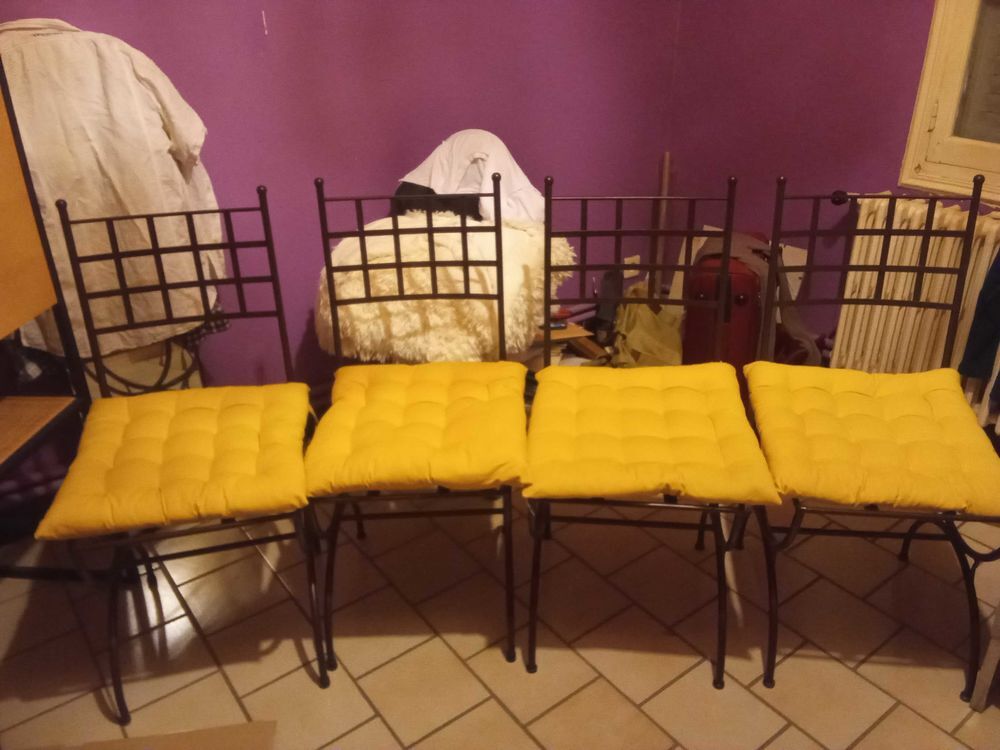 4 chaise en fer forg&eacute; plein Meubles