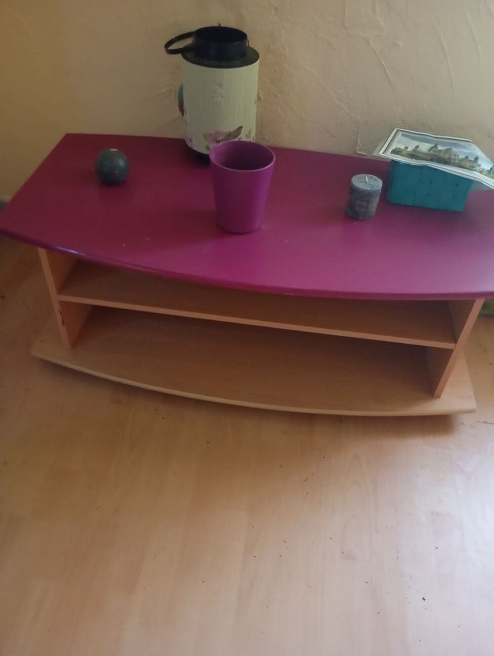 Belle sellette pour entreposer du bois Meubles