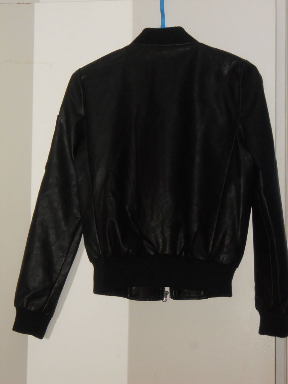 Blouson Noir marque originale JENNYFER Vêtements