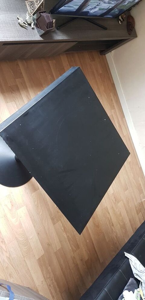 Table Miss Bal� STARK KARTEL de couleur noire 140 Le Plessis-P�t� (91)