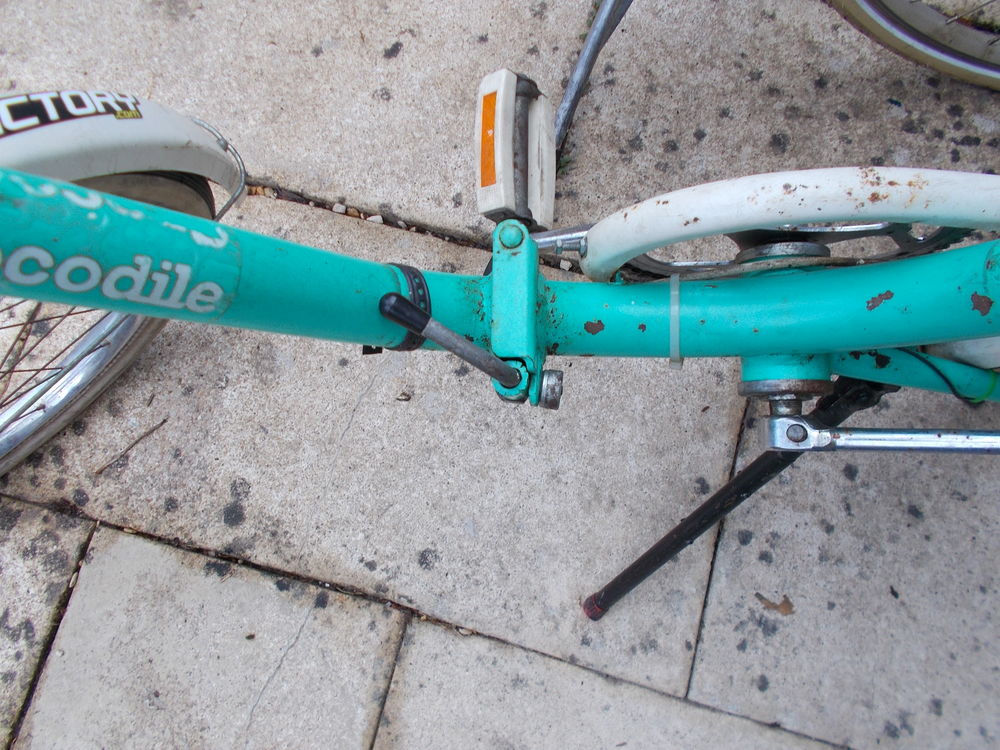 1 lot de 2 v&eacute;los de ville 2024/et 1975
mini velo pliant Vélos