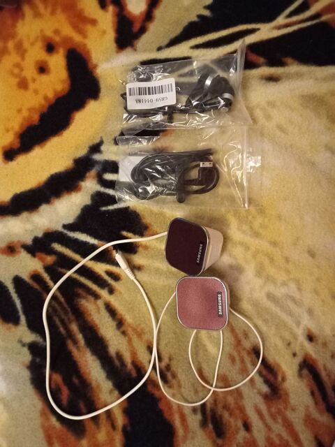 mini enceinte samsung SGH-F250 TRS BON TAT 25 Saint-tienne (42)