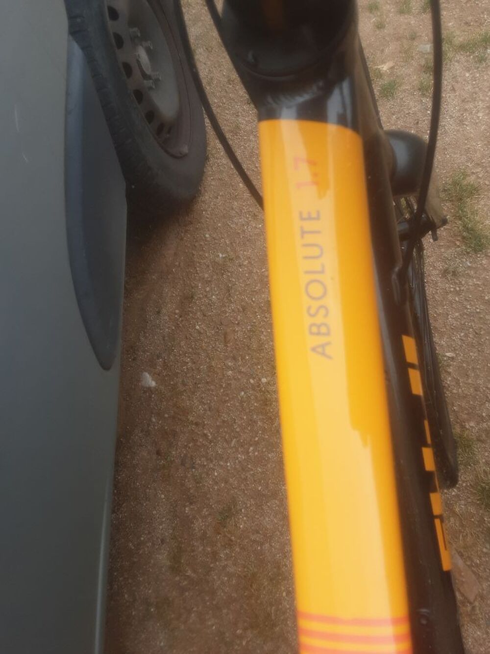 v&eacute;lo FUJI ABSOLUTE 1.7 graphite 19 pouces Vélos