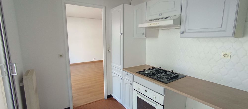 Vente Appartement T2 rénové de 50 m² avec loggia Résidence calme et sécurisée Toulon