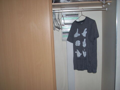 tee-shirt L gris Disney 8 Herblay (95)