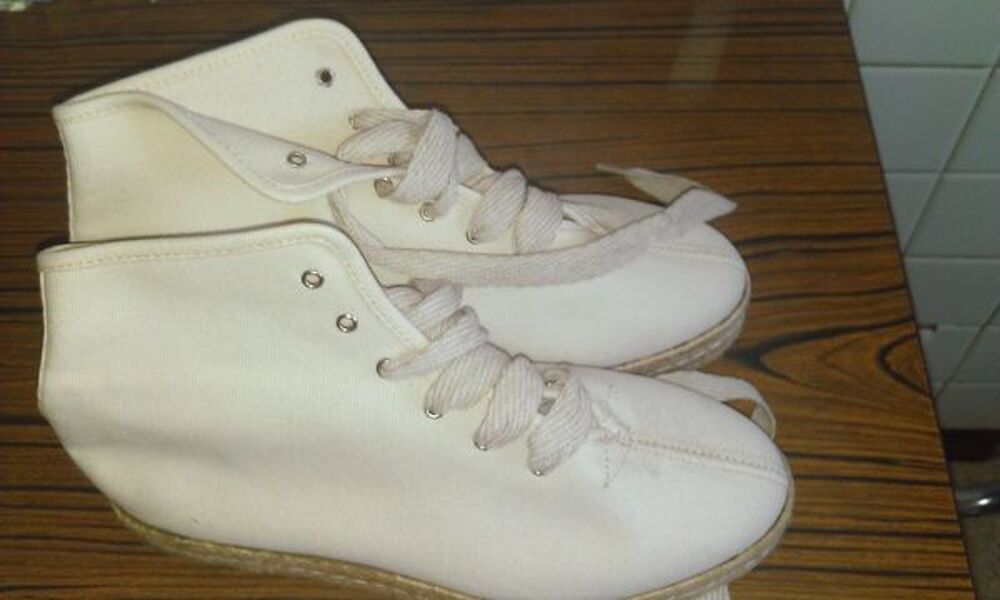 BASKETS TOILE COMPENSES NEUVESFEMME MARQUE "VOTRE NOM" . Chaussures