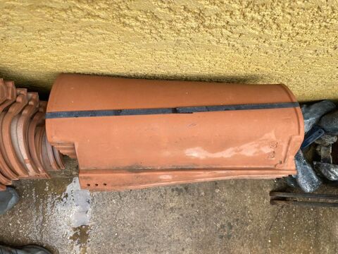 tuiles de rives et demi-tuiles. 175 34400 Lunel