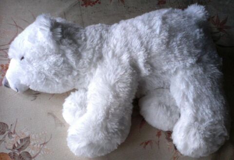 Peluche ours polaire blanc NEUVE
7 Aubin (12)