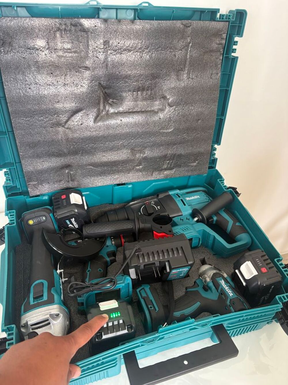 Makita kit 4en1 36v 8ah Bricolage