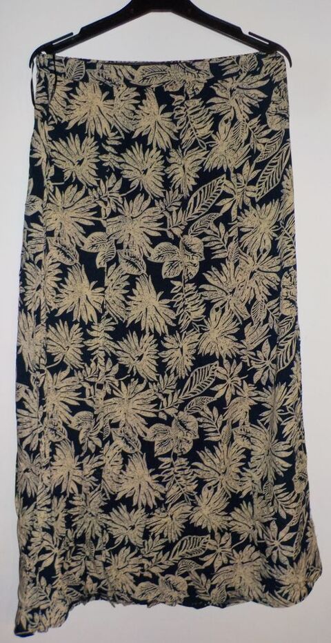 JUPE LONGUE FENDUE SUR LE COTE Taille S/M 5 Bubry (56)