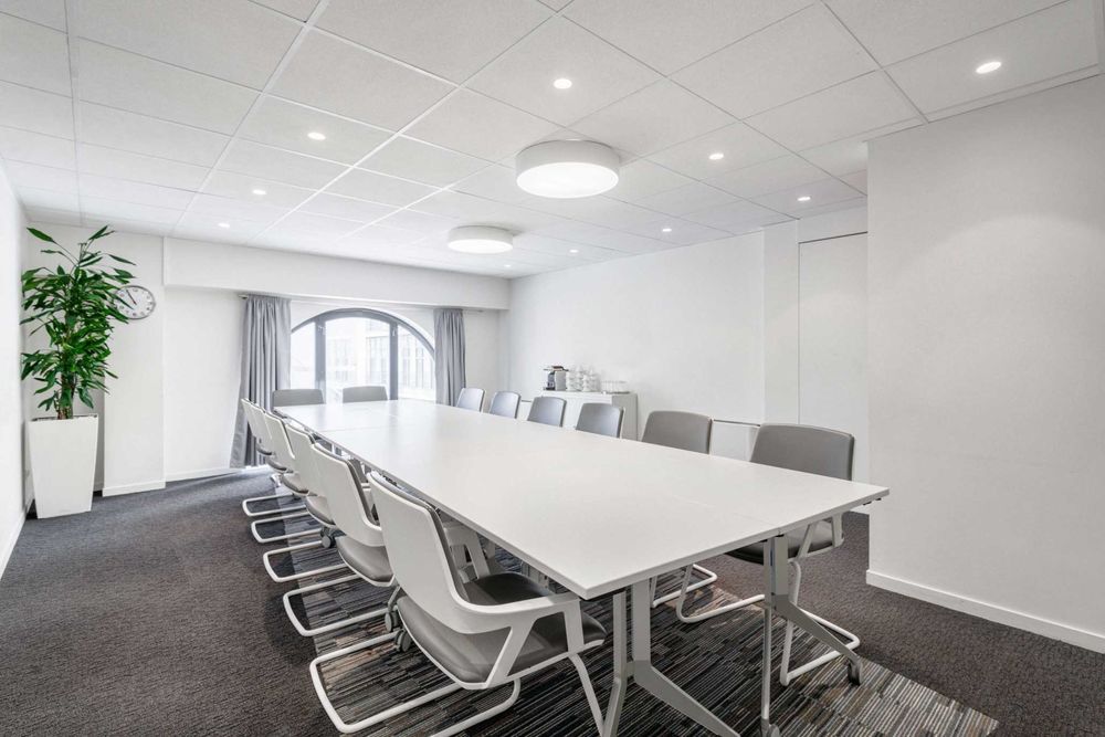   Accès aux espaces de travail professionnels de Le Mans Gare SNCF Regus Express Express Le mans