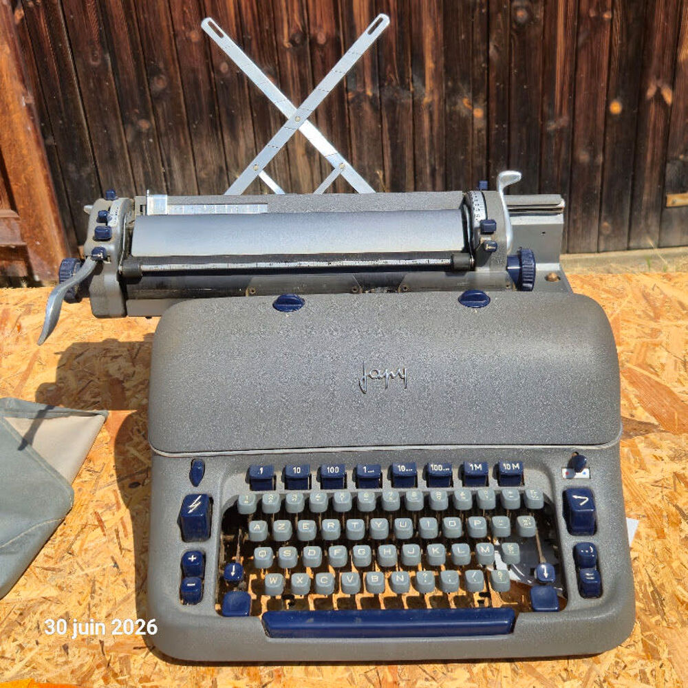 Ancienne machine &agrave; &eacute;crire Japy des ann&eacute;es 50-60 , &eacute;colo, pas 