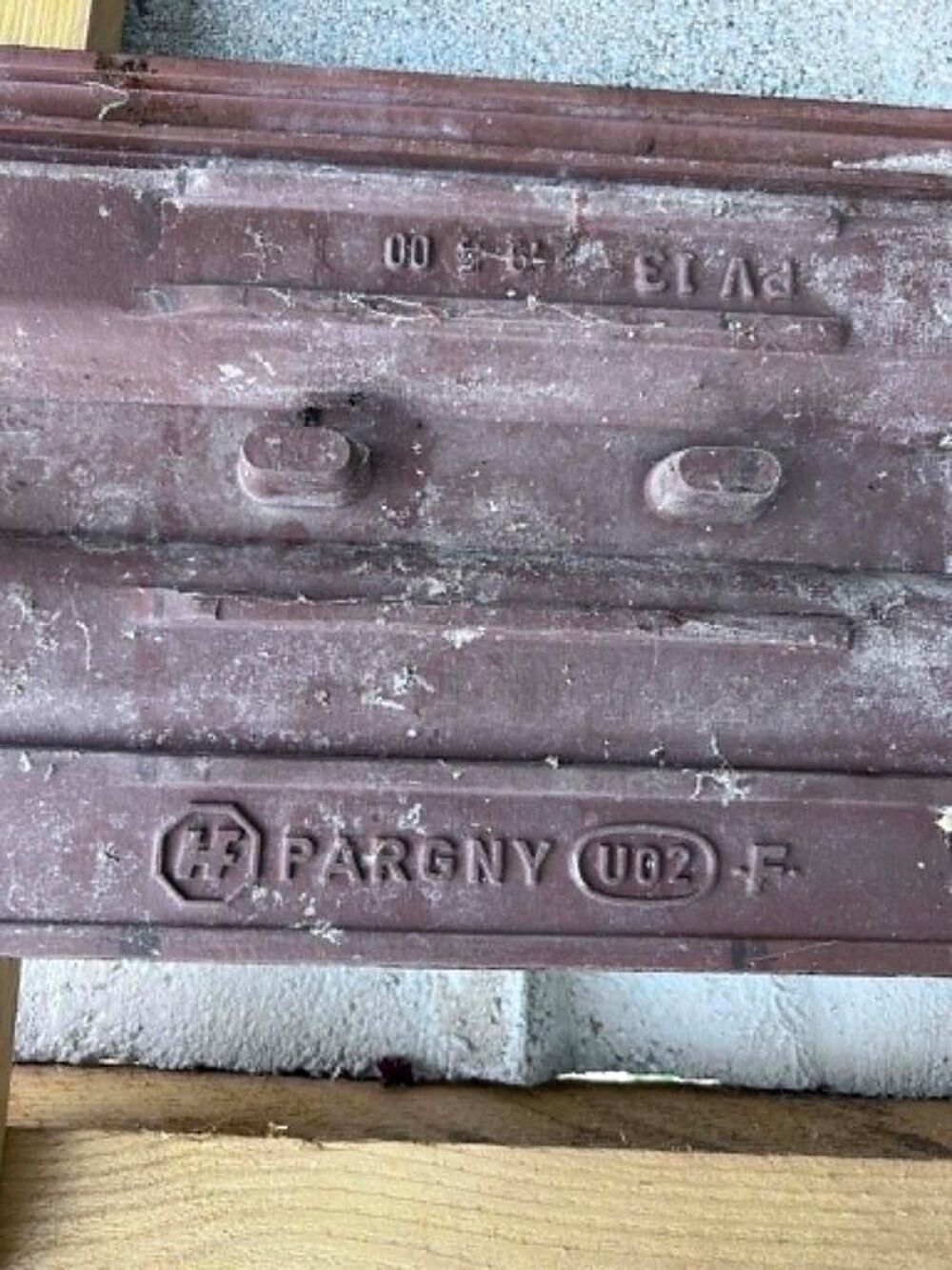 Recherche tuiles de toiture PU 17 marrons ref Pargny U02 Bricolage