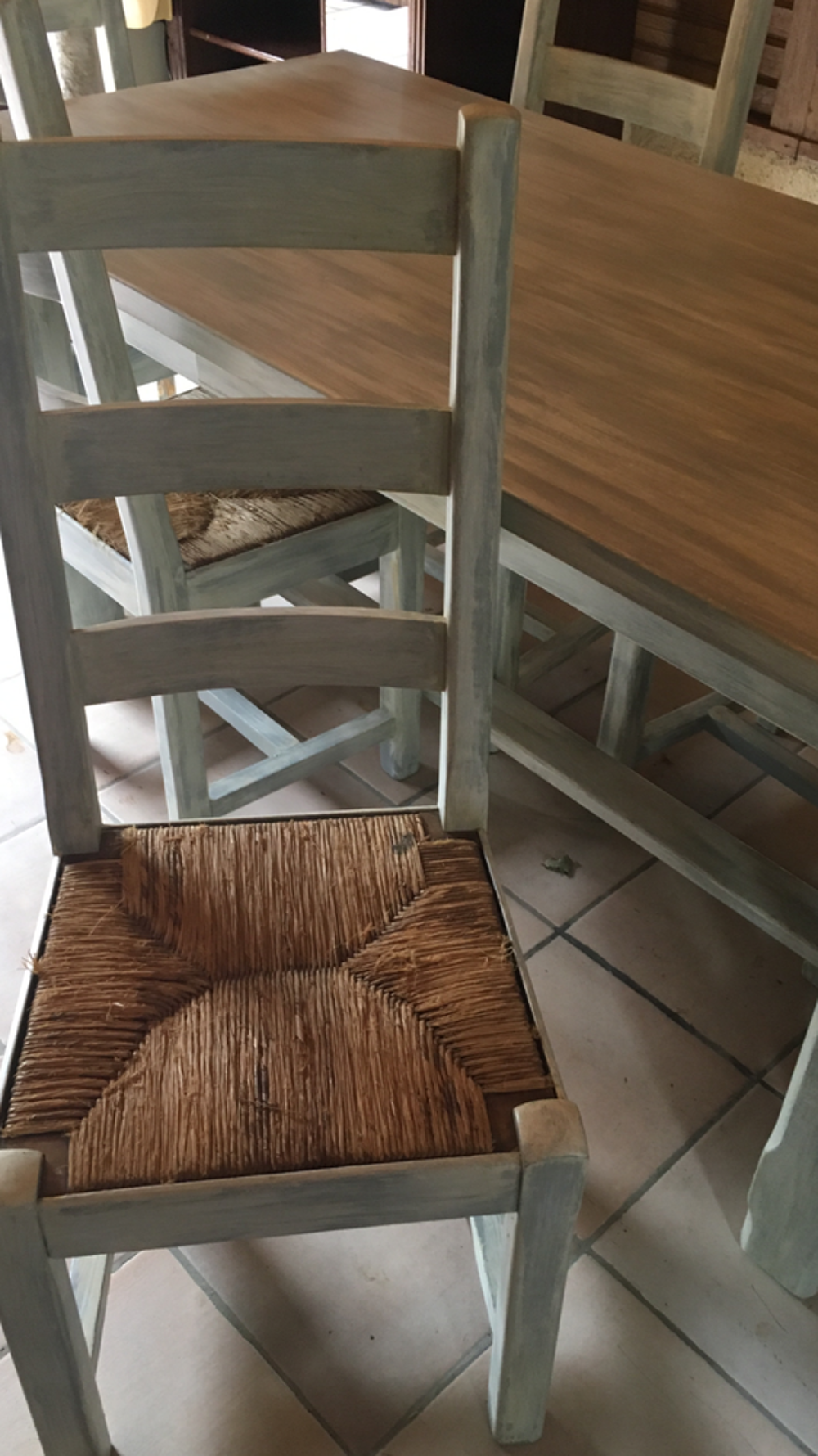 Table en ch&ecirc;ne relookee +chaises Meubles
