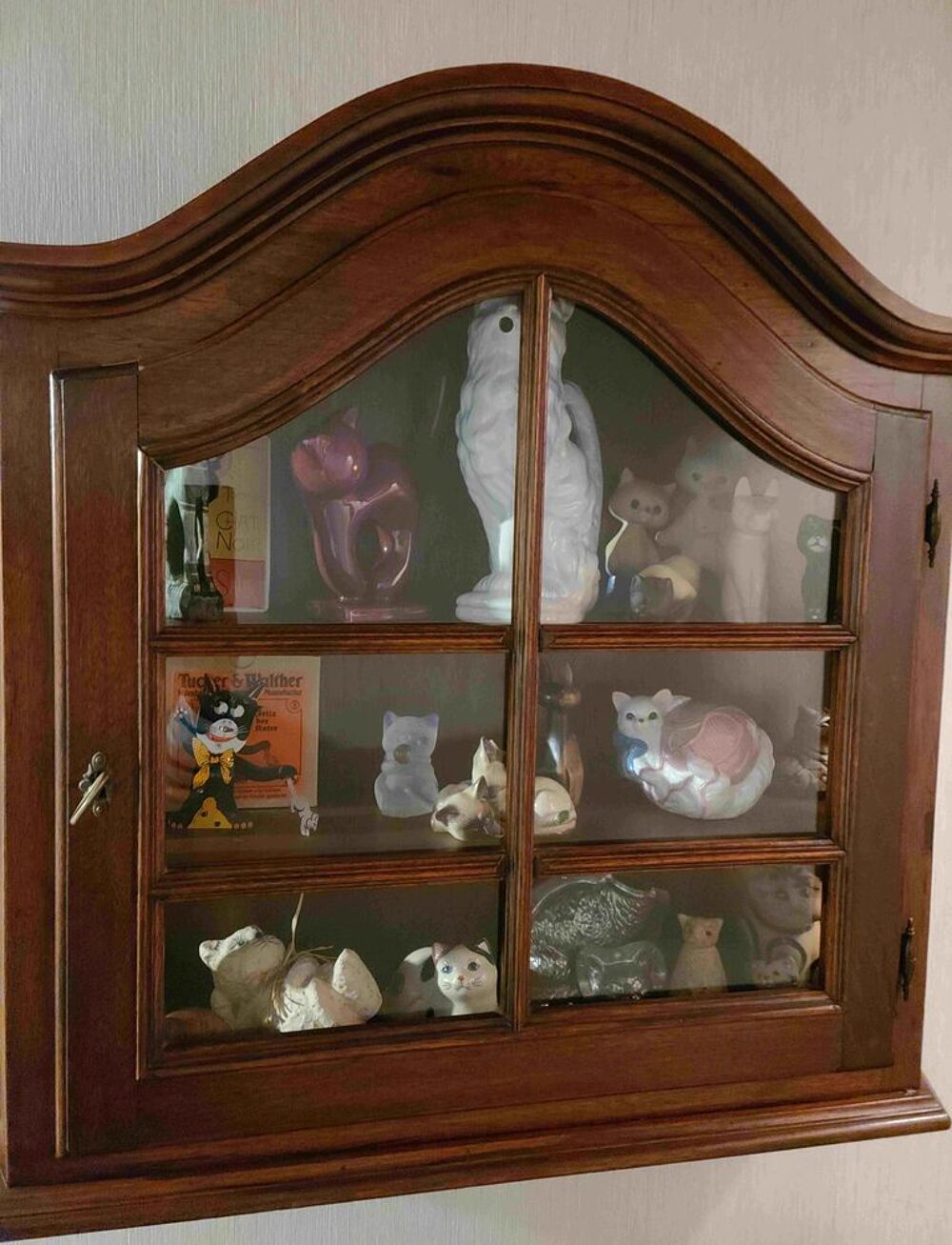 Grande vitrine ancienne Meubles