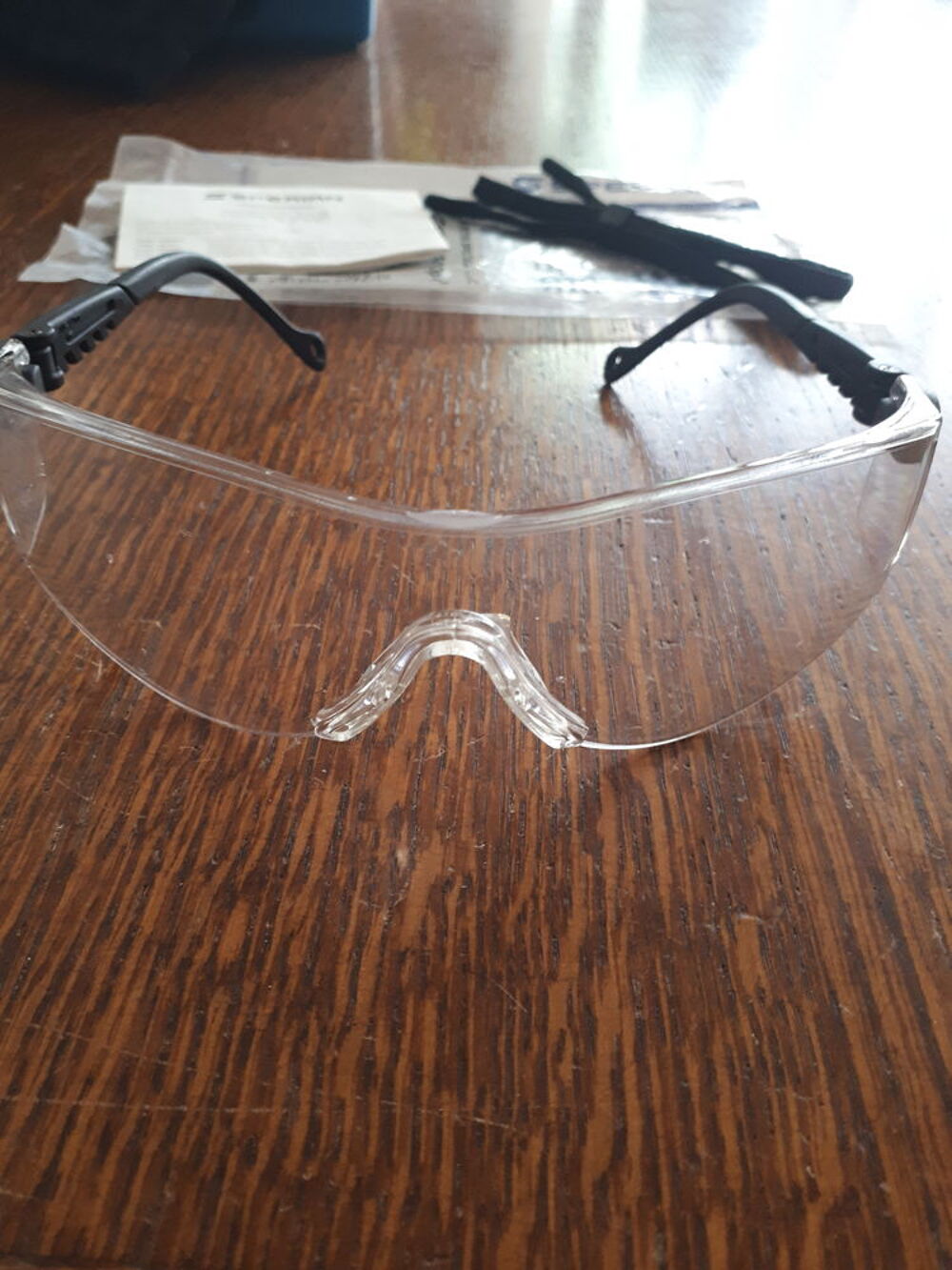 Lunettes de protection neuves
Bricolage