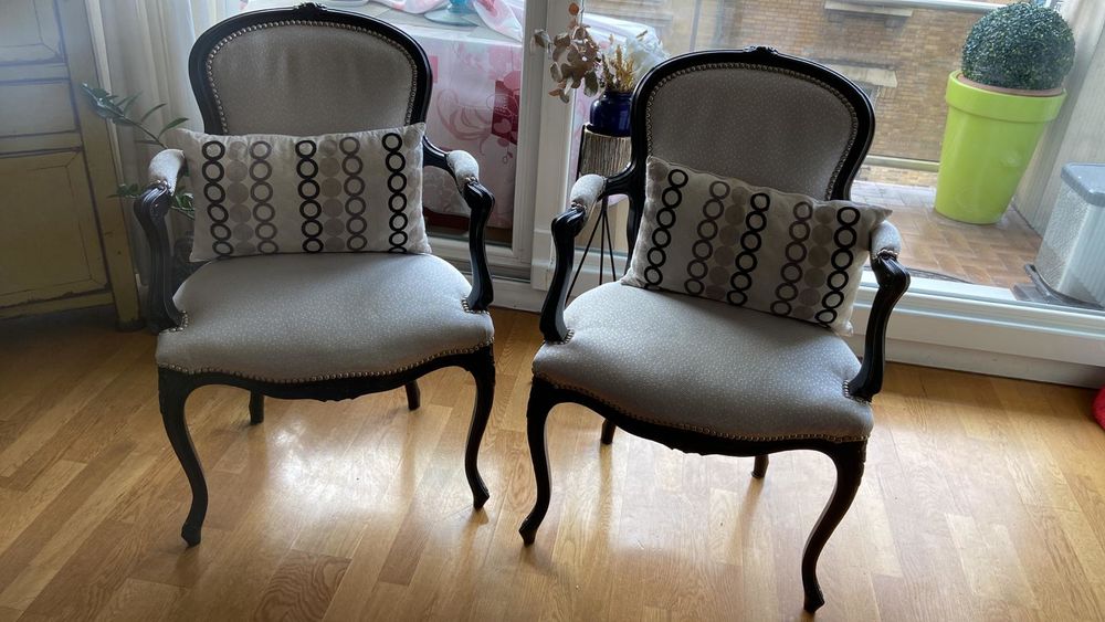 deux fauteuils Louis XV Meubles