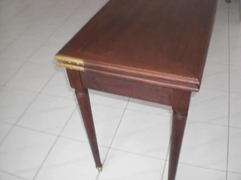 table &agrave; jeu Meubles