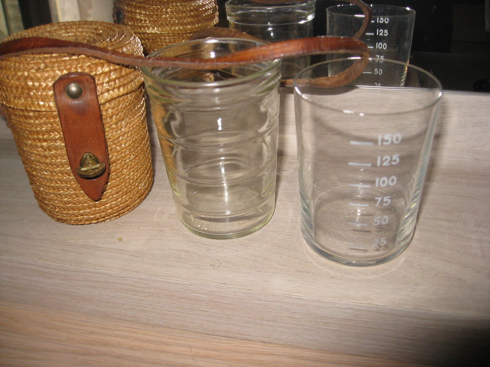 2 Verres de curiste avec panier 
