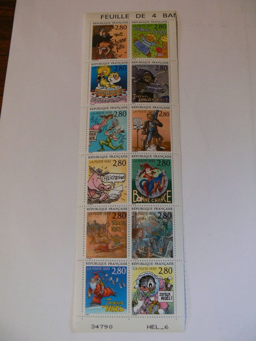 Bande de 12 timbres 