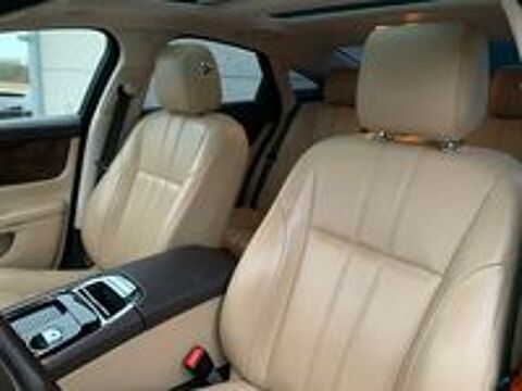 XJ V6 3.0 - 275 Diesel Luxe Premium Empattement Court A 2015 occasion 59310 Auchy-lez-Orchies