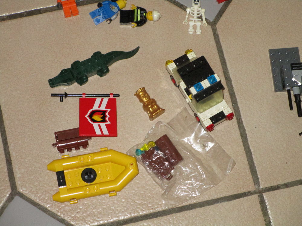 LEGO FIGURINE DIVERS +ACCESSOIRES Jeux / jouets