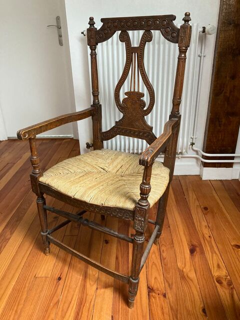 Fauteuil en bois, 
40 Crozon (29)
