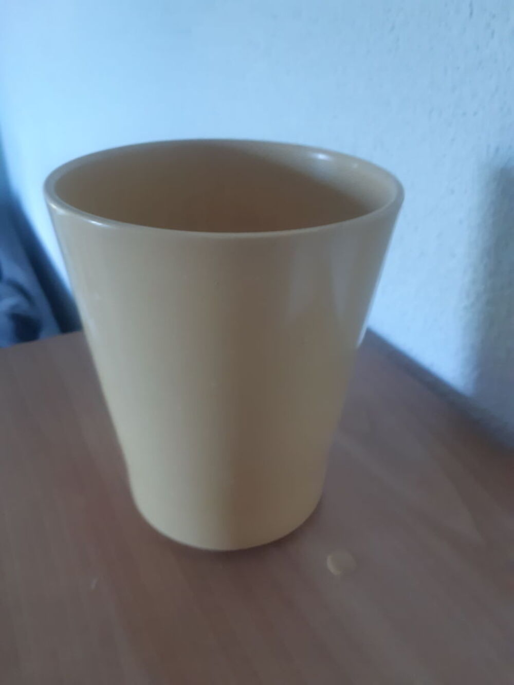 Pot de fleur jaune diam&egrave;tre 13cm hauteur 15.50cm Jardin